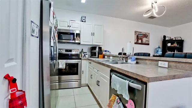 $284,900 | 2330 28th Avenue East, Palmetto, FL 34221