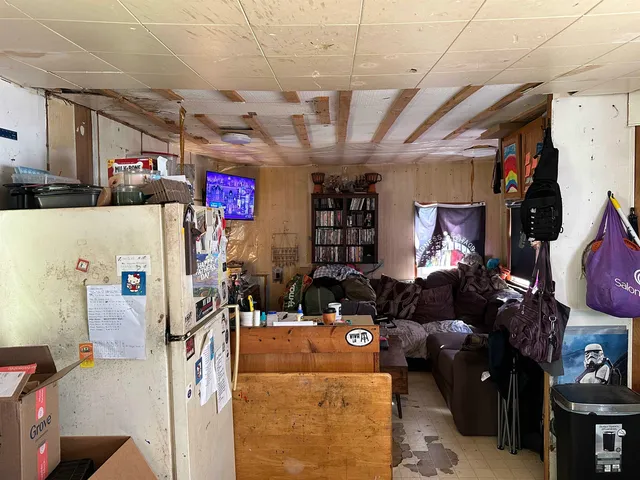 $74,900 | 290 Monadnock Street, Troy, NH 03465