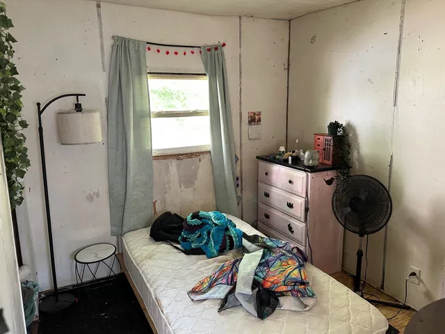 $74,900 | 290 Monadnock Street, Troy, NH 03465