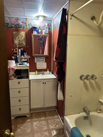 $74,900 | 290 Monadnock Street, Troy, NH 03465