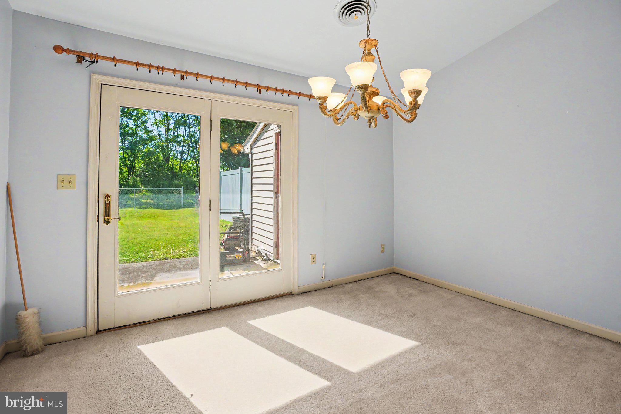 1208 Progress Road Chambersburg, PA 17201 - Photo 9 of 31