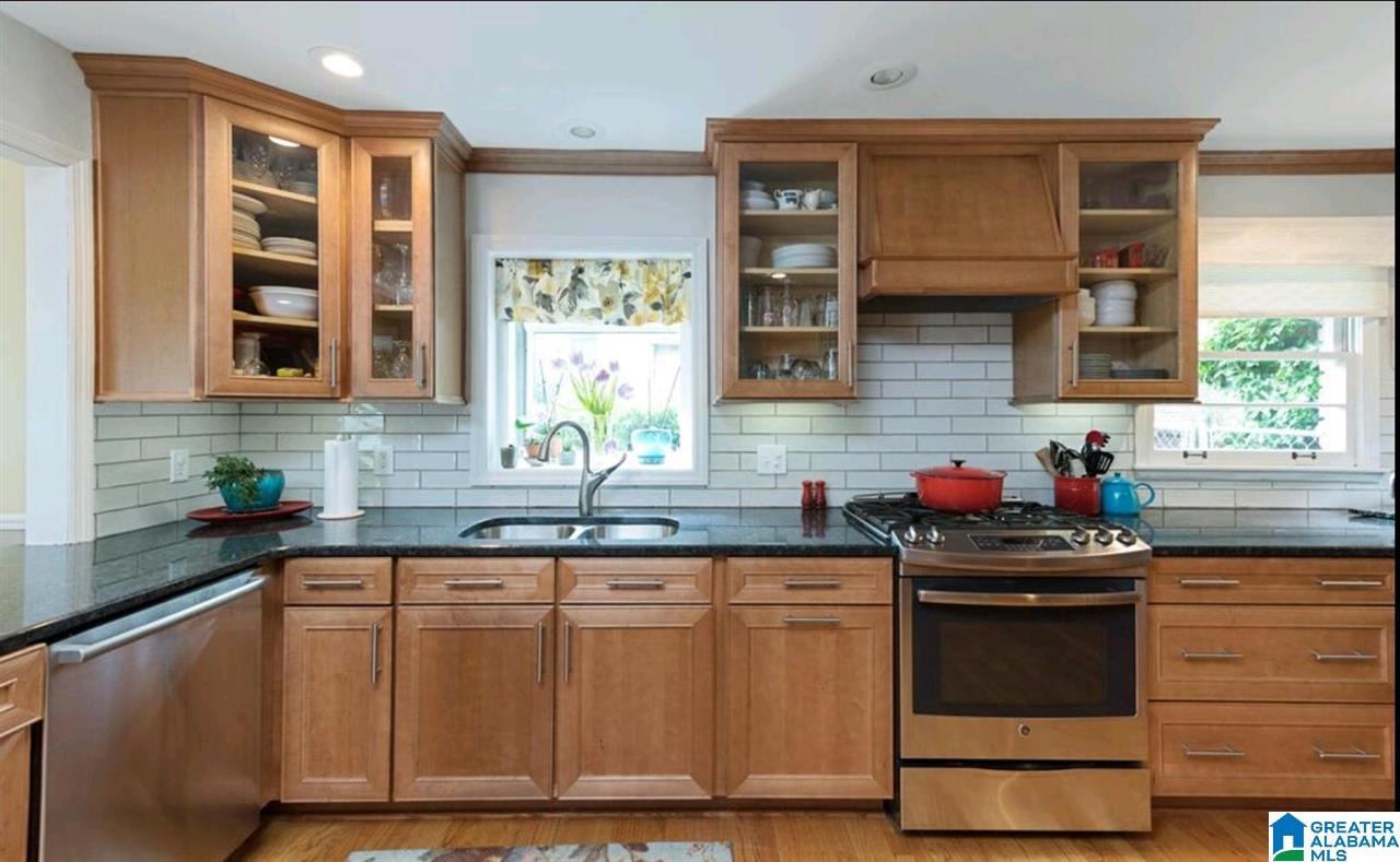 1332 Round Hl Road Birmingham, AL 35216 - Photo 3 of 20