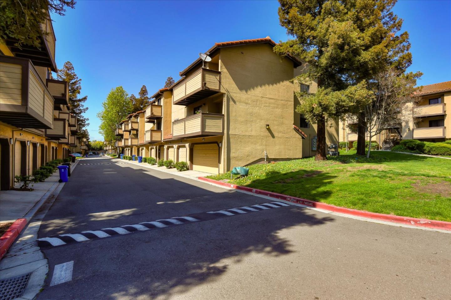 46948 Shale Common, Unit 112 Fremont, CA 94539 - Photo 27 of 30 a view of outdoor space and yard