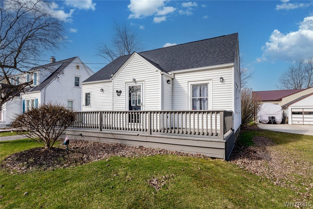 788 Beach Road Cheektowaga, NY 14225 - Photo 1 of 44