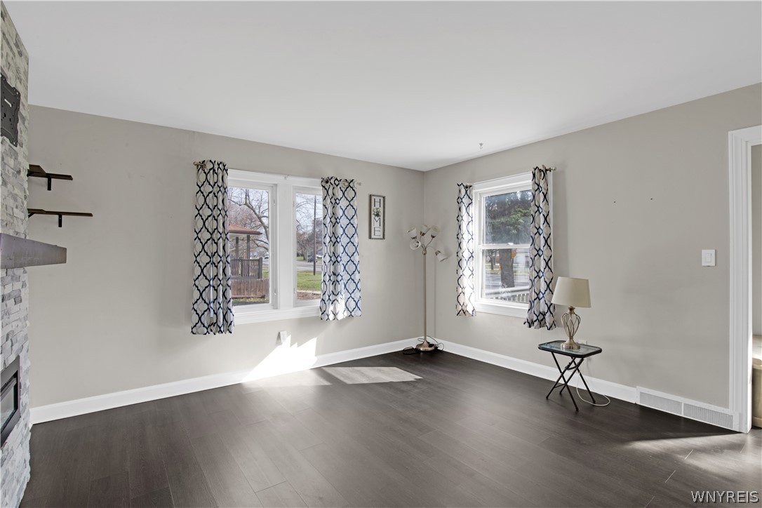 788 Beach Road Cheektowaga, NY 14225 - Photo 6 of 44