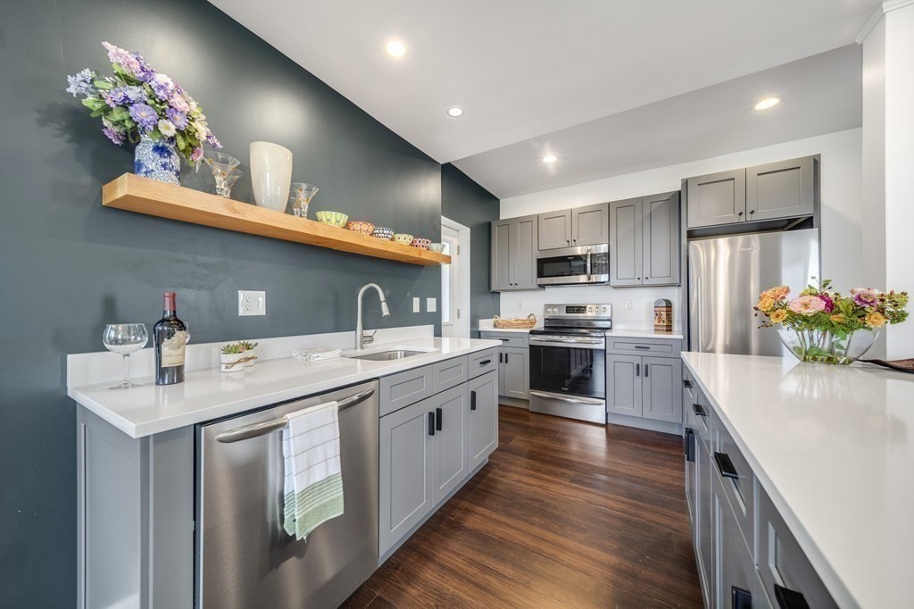 28 Hawthorne Street, Unit 1 Chelsea, MA 02150 - Photo 16 of 38