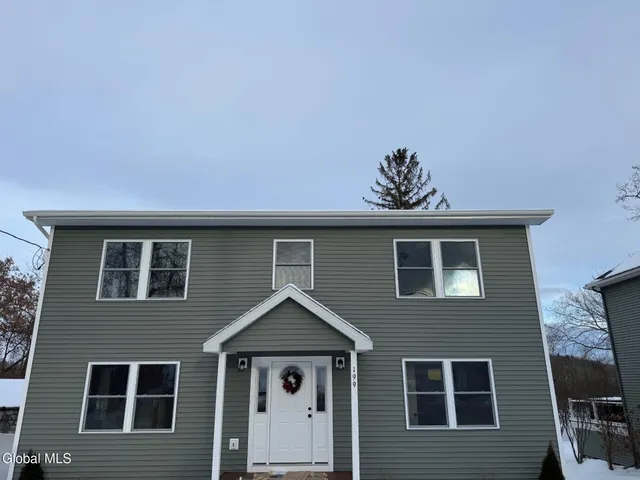 $2,795 | 199 Highway 4, Northumberland, NY 12871