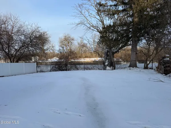 $2,295 | 199 Highway 4, Northumberland, NY 12871