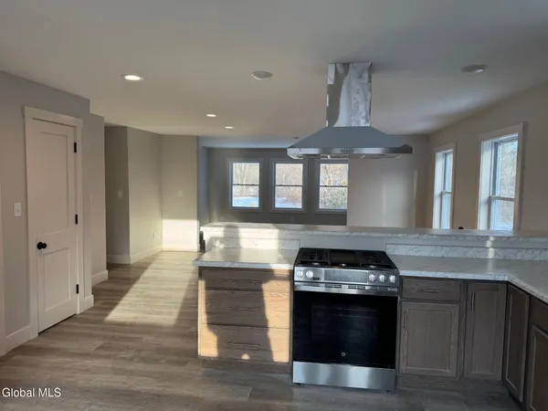 $2,295 | 199 Highway 4, Northumberland, NY 12871