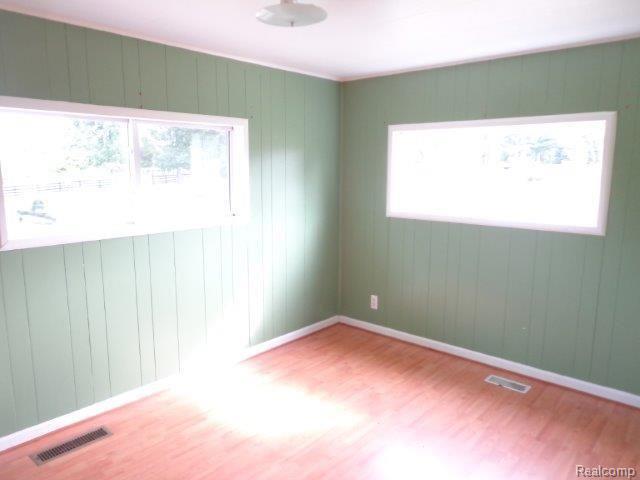 4225 Thom Road Columbiaville, MI 48421 - Photo 11 of 13 DSC03390.jpg
