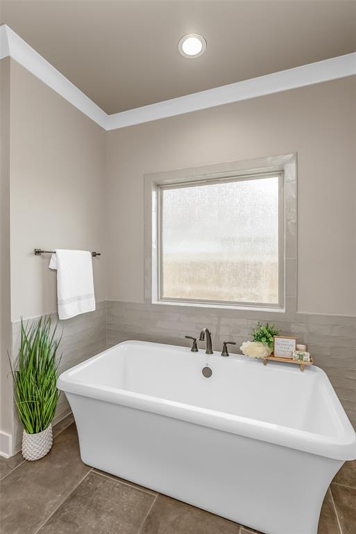 125 Sitka Loop Haughton, LA 71037 - Photo 19 of 29 a bathroom with a bathtub and a sink