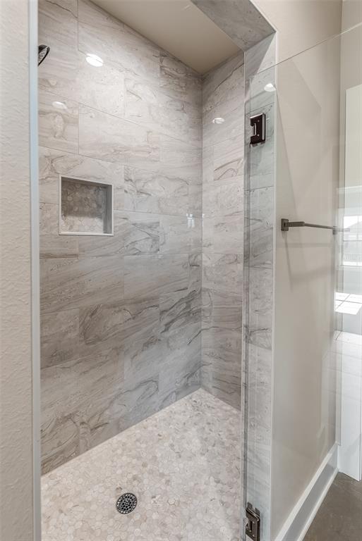 125 Sitka Loop Haughton, LA 71037 - Photo 20 of 29 a bathroom with a shower