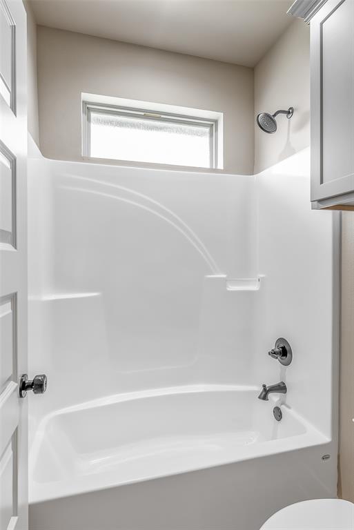 125 Sitka Loop Haughton, LA 71037 - Photo 24 of 29 a bathroom with a bathtub