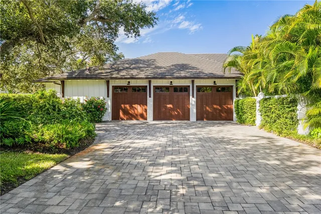 $4,950,000 | 835 Iris Lane, Vero Beach, FL 32963