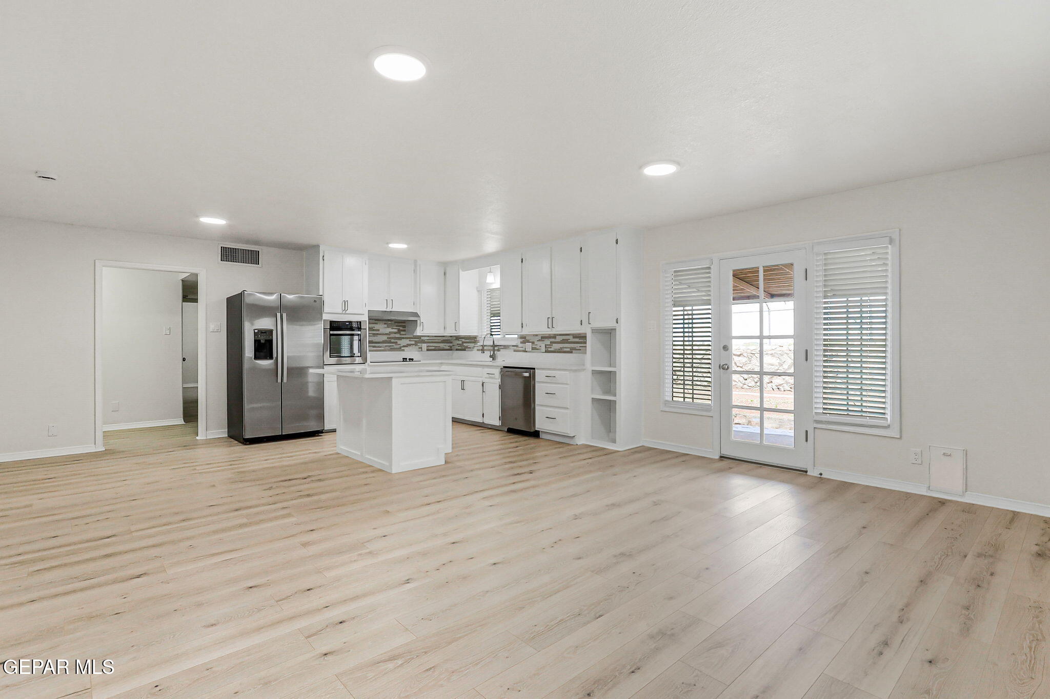 309 Clairemont Road El Paso, TX 79912 - Photo 11 of 40 51-web-or-mls-IMG_8767