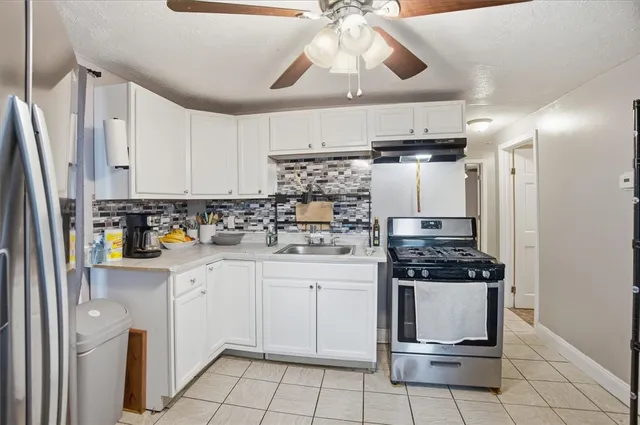 $379,900 | 6 Bailey Court, Providence, RI 02909