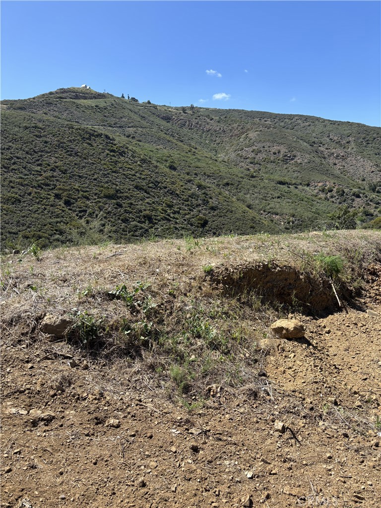 12110 Yellow Hill Road Malibu, CA 90265 - Photo 2 of 9