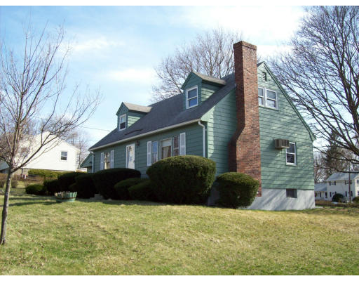 8 Waterhouse Road Stoneham, MA 02180 - Photo 1 of 9 Gallery Image 1