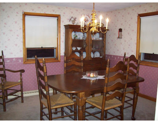 8 Waterhouse Road Stoneham, MA 02180 - Photo 4 of 9 Gallery Image 4