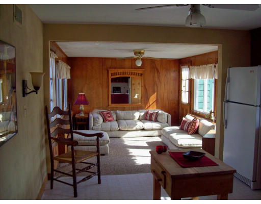 8 Waterhouse Road Stoneham, MA 02180 - Photo 6 of 9 Gallery Image 6