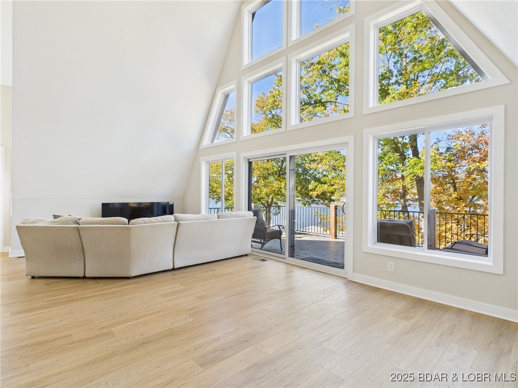 37 Kejo Point Road Gravois Mills, MO 65037 - Photo 4 of 31 Main level living area