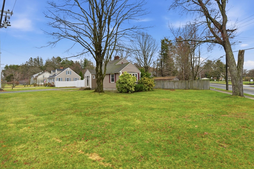 2163 Wilbraham Road Springfield, MA 01129 - Photo 4 of 24