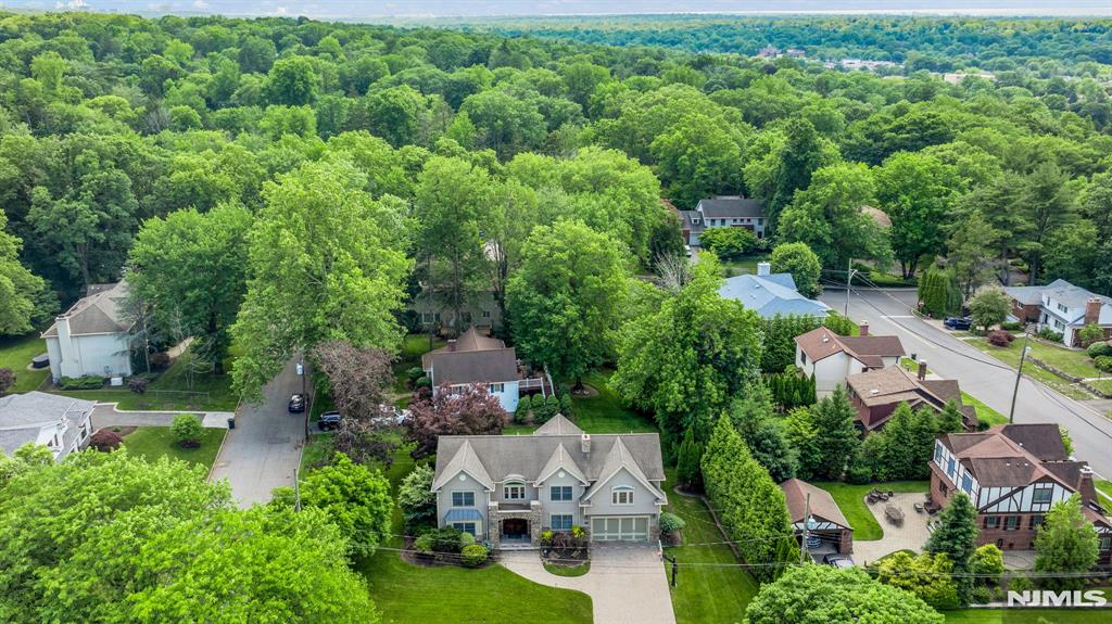 26 Devonshire Road Cresskill, NJ 07626 - Photo 2 of 47