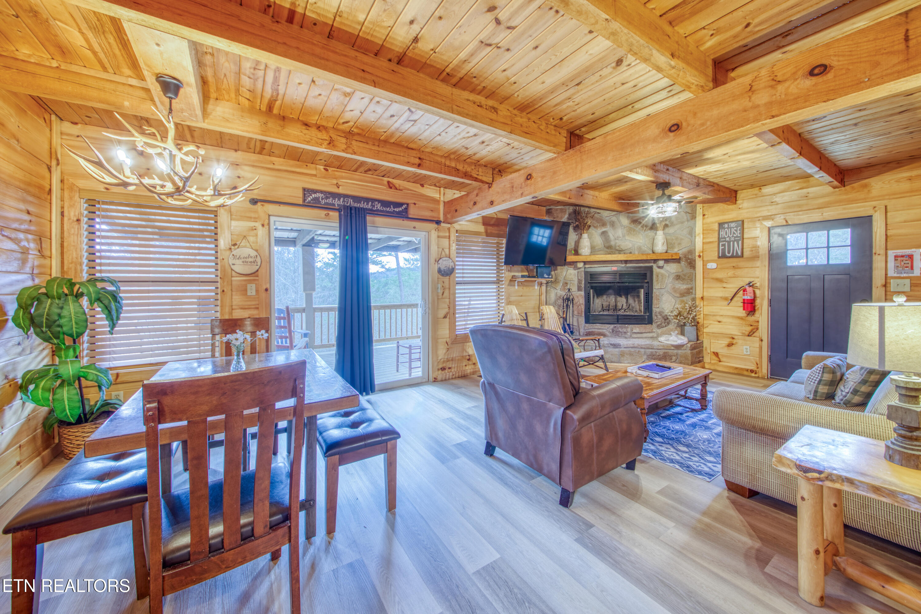 3079 Walden Ridge Road Sevierville, TN 37862 - Photo 6 of 18 0H3A0255_42