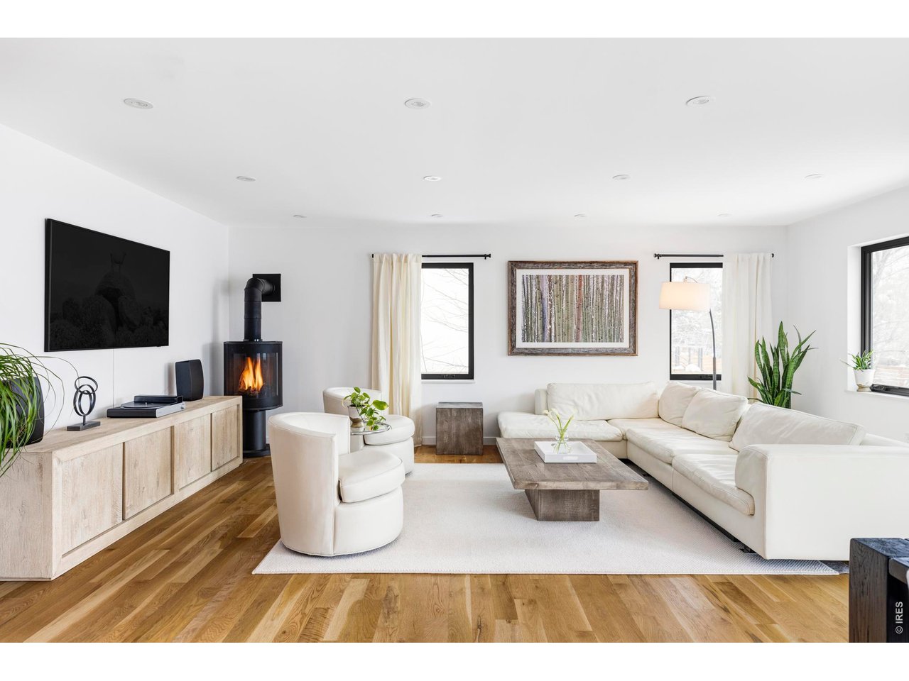 3560 16th Street Boulder, CO 80304 - Photo 12 of 36 Living room.