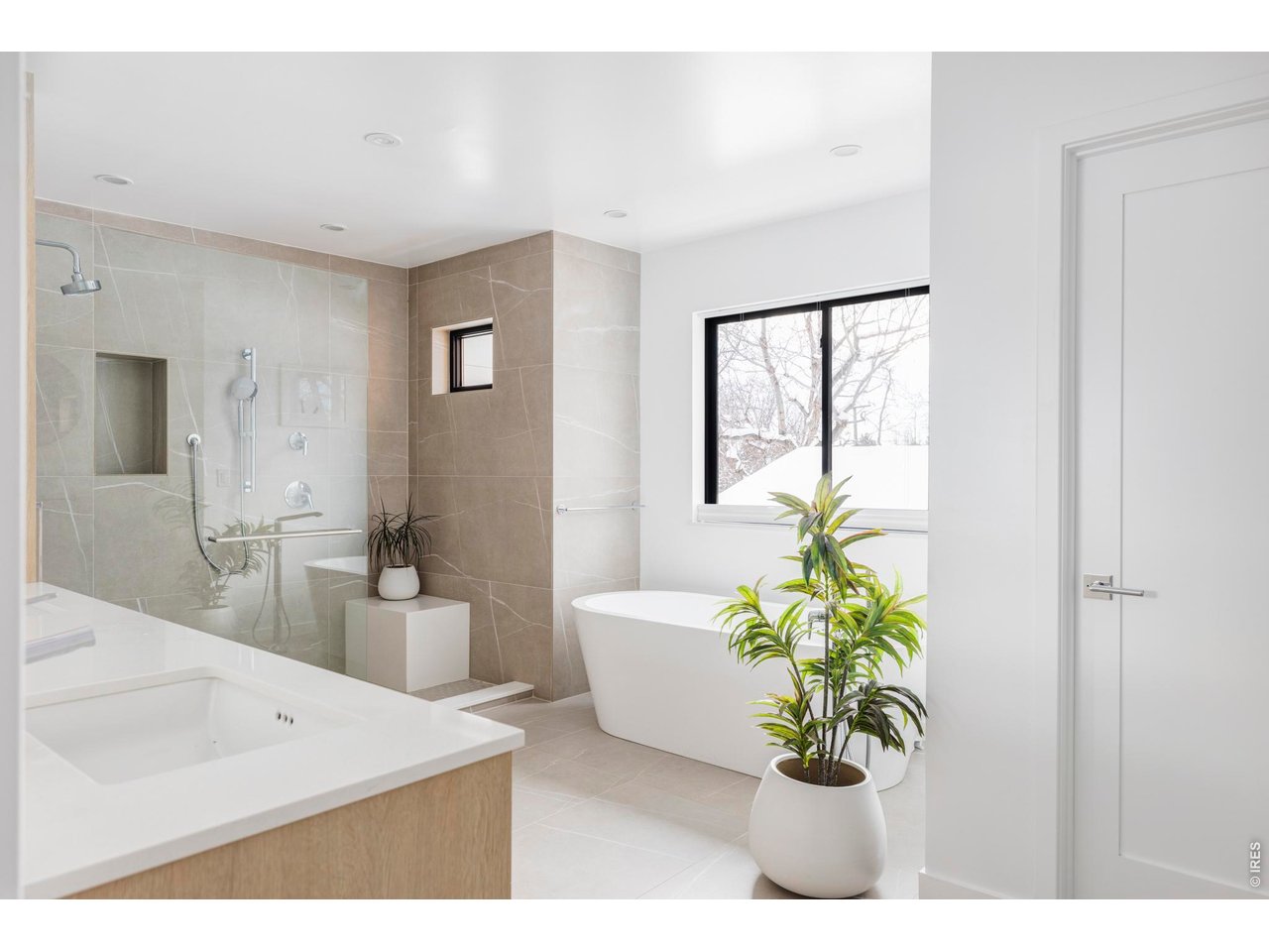 3560 16th Street Boulder, CO 80304 - Photo 22 of 36 Primary bathroom.
