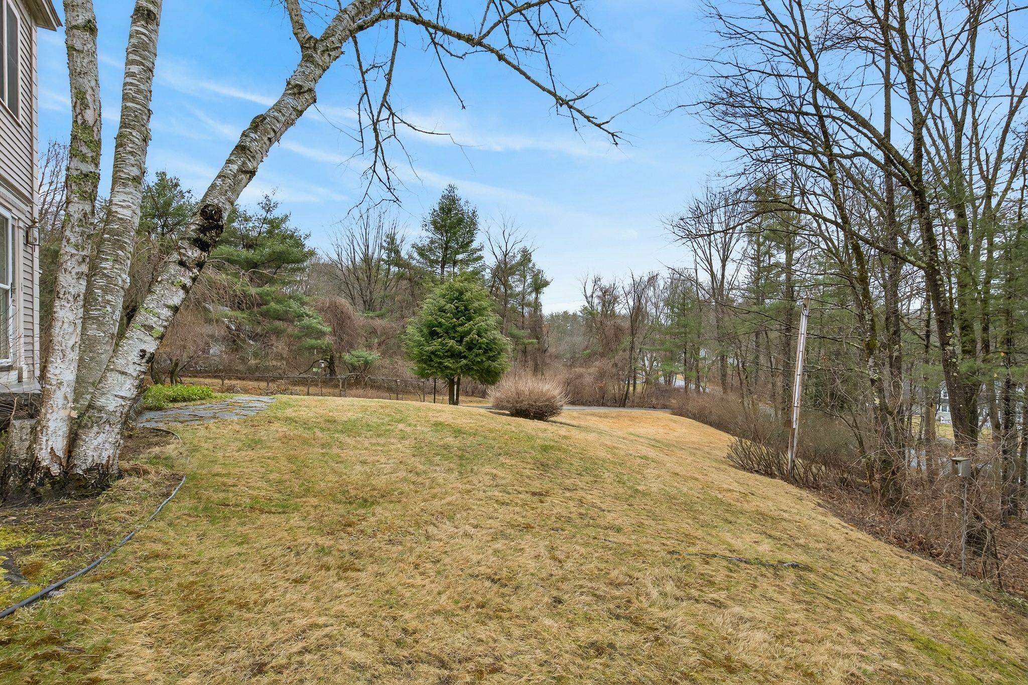 31 Gage Road Bedford, NH 03110 - Photo 3 of 45