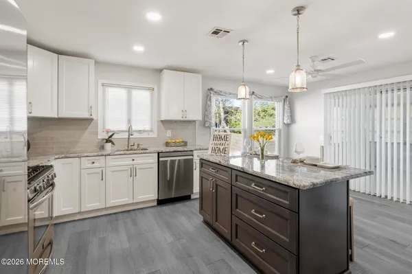 $379,000 | 128 Freeport Boulevard, Toms River, NJ 08757