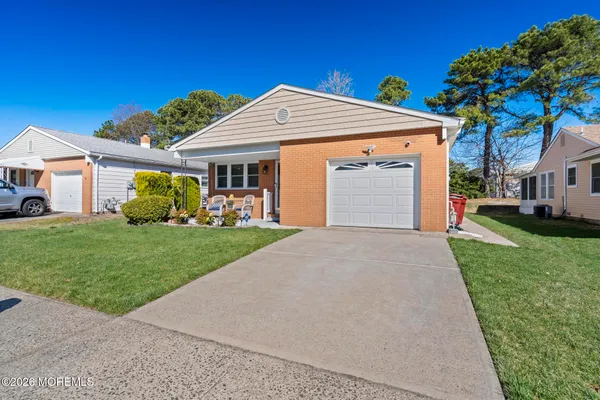 $379,000 | 128 Freeport Boulevard, Toms River, NJ 08757