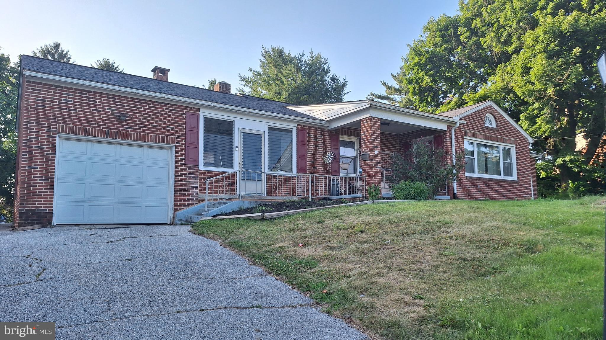 480 Hanover Road York, PA 17408 - Photo 1 of 5 3BR/1BA in West York SD