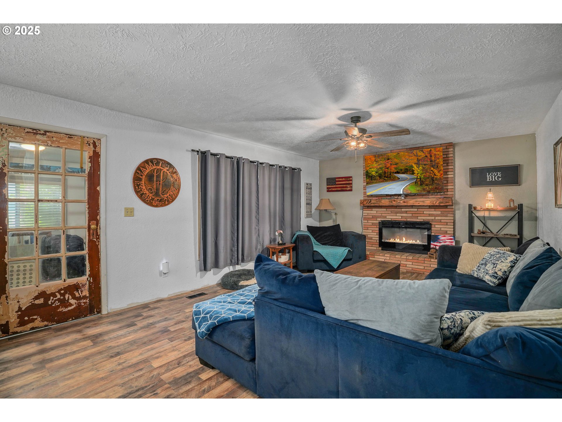 4435 Hazelgreen Road Northeast Salem, OR 97305 - Photo 8 of 34 Gallery Image 8