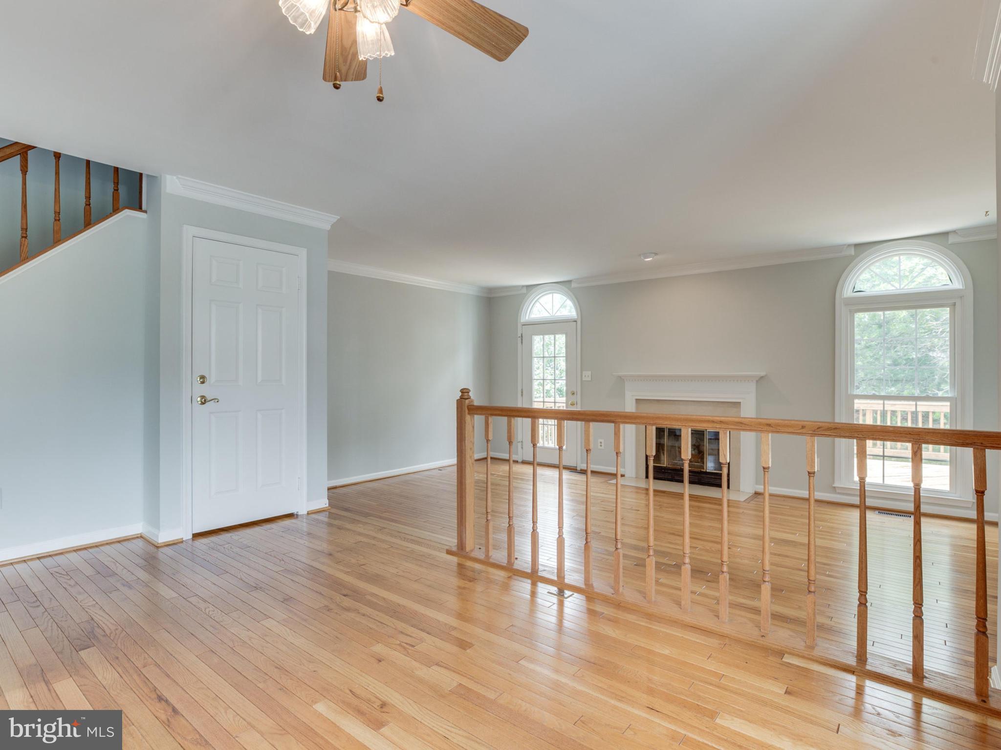 46928 Rabbitrun Terrace Sterling, VA 20164 - Photo 13 of 30 Living Room