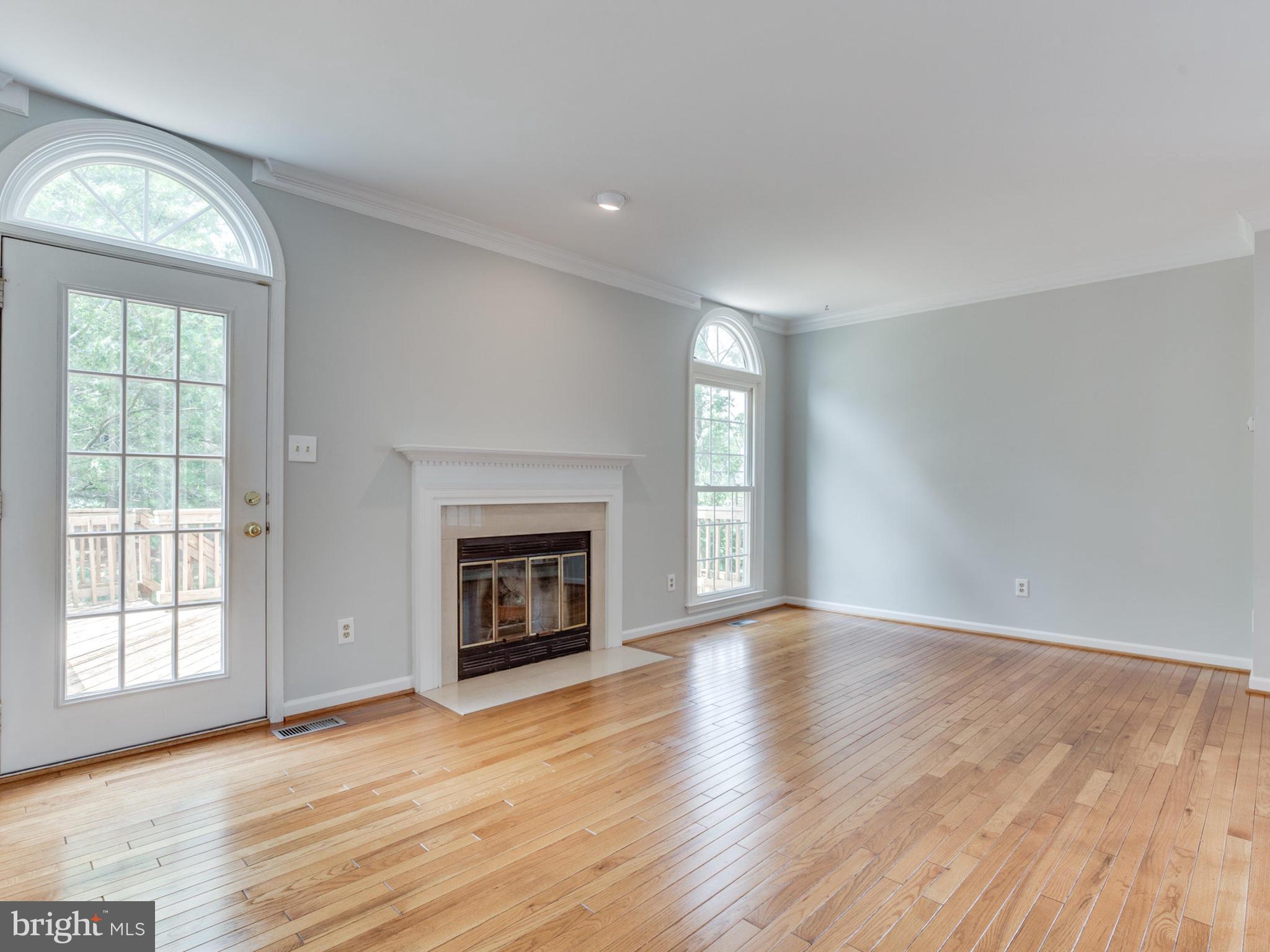 46928 Rabbitrun Terrace Sterling, VA 20164 - Photo 14 of 30 Living Room