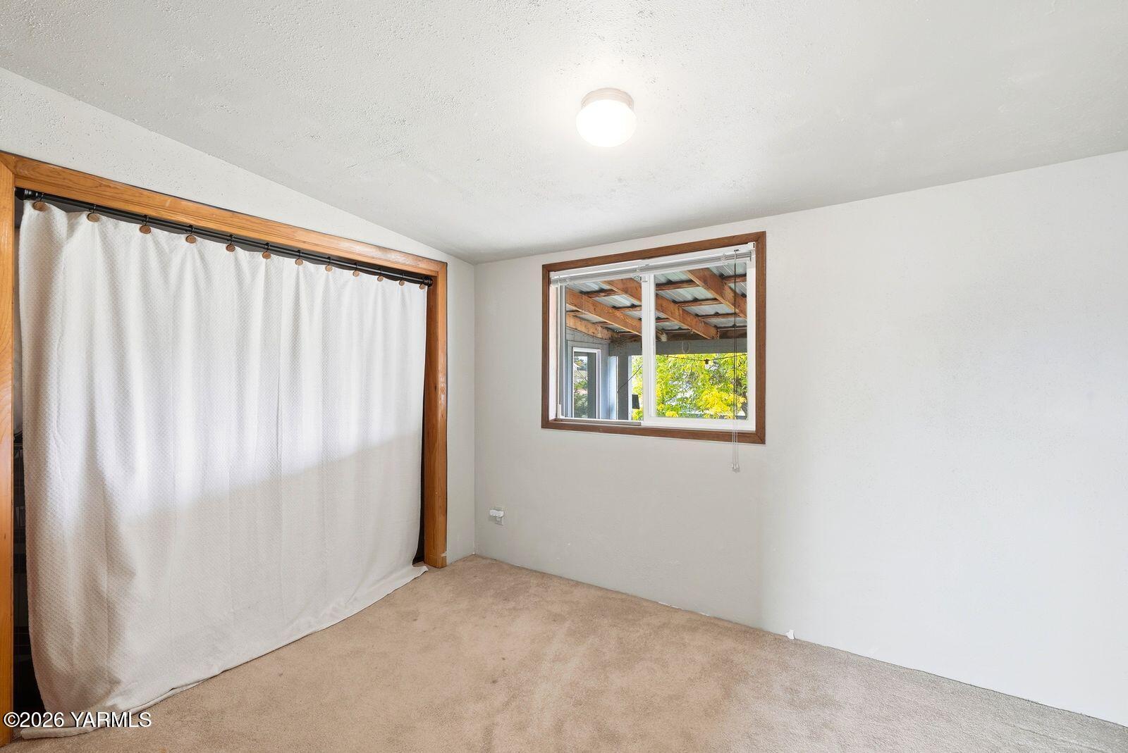 1000 Nagler Road Selah, WA 98942 - Photo 19 of 22 19guestbedroom