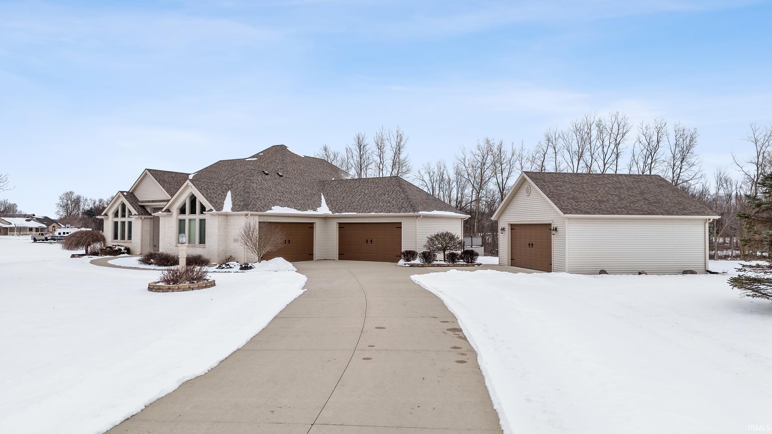 5856 Raspberry Lane Churubusco, IN 46723 - Photo 2 of 35