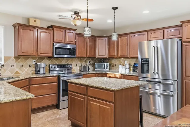 $499,000 | 2450 Grandview Place, Canyon Lake, TX 78133