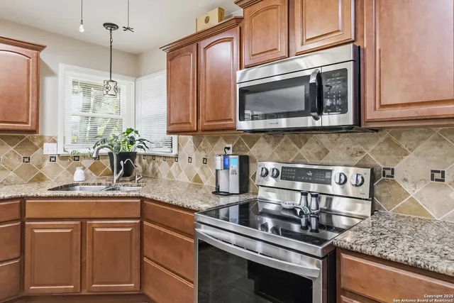 $499,000 | 2450 Grandview Place, Canyon Lake, TX 78133