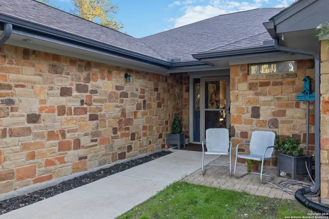 $499,000 | 2450 Grandview Place, Canyon Lake, TX 78133