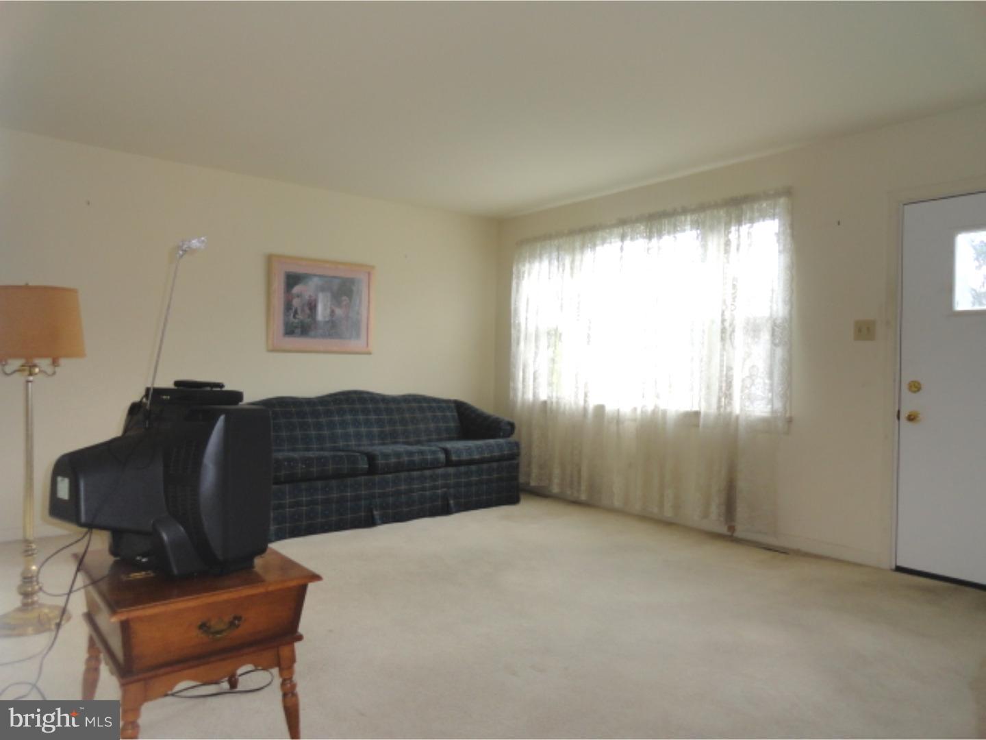 43 Brookside Road Glenside, PA 19038 - Photo 4 of 18 Living Room