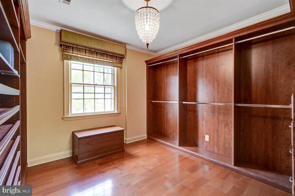 204 Primrose Street Chevy Chase, MD 20815 - Photo 14 of 38