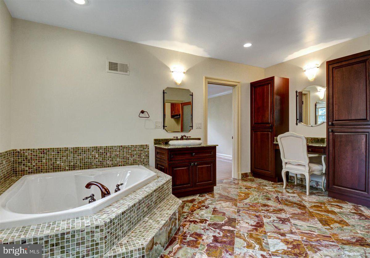 204 Primrose Street Chevy Chase, MD 20815 - Photo 16 of 38