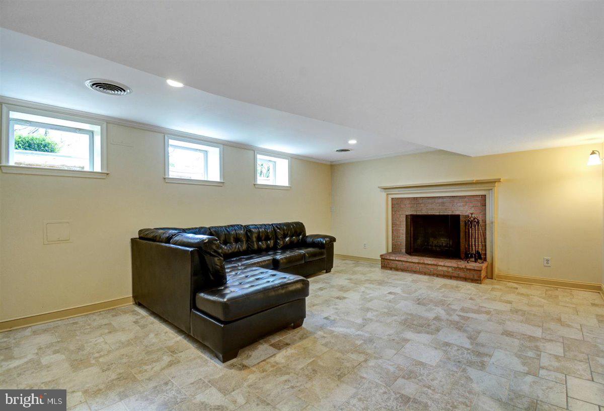 204 Primrose Street Chevy Chase, MD 20815 - Photo 29 of 38