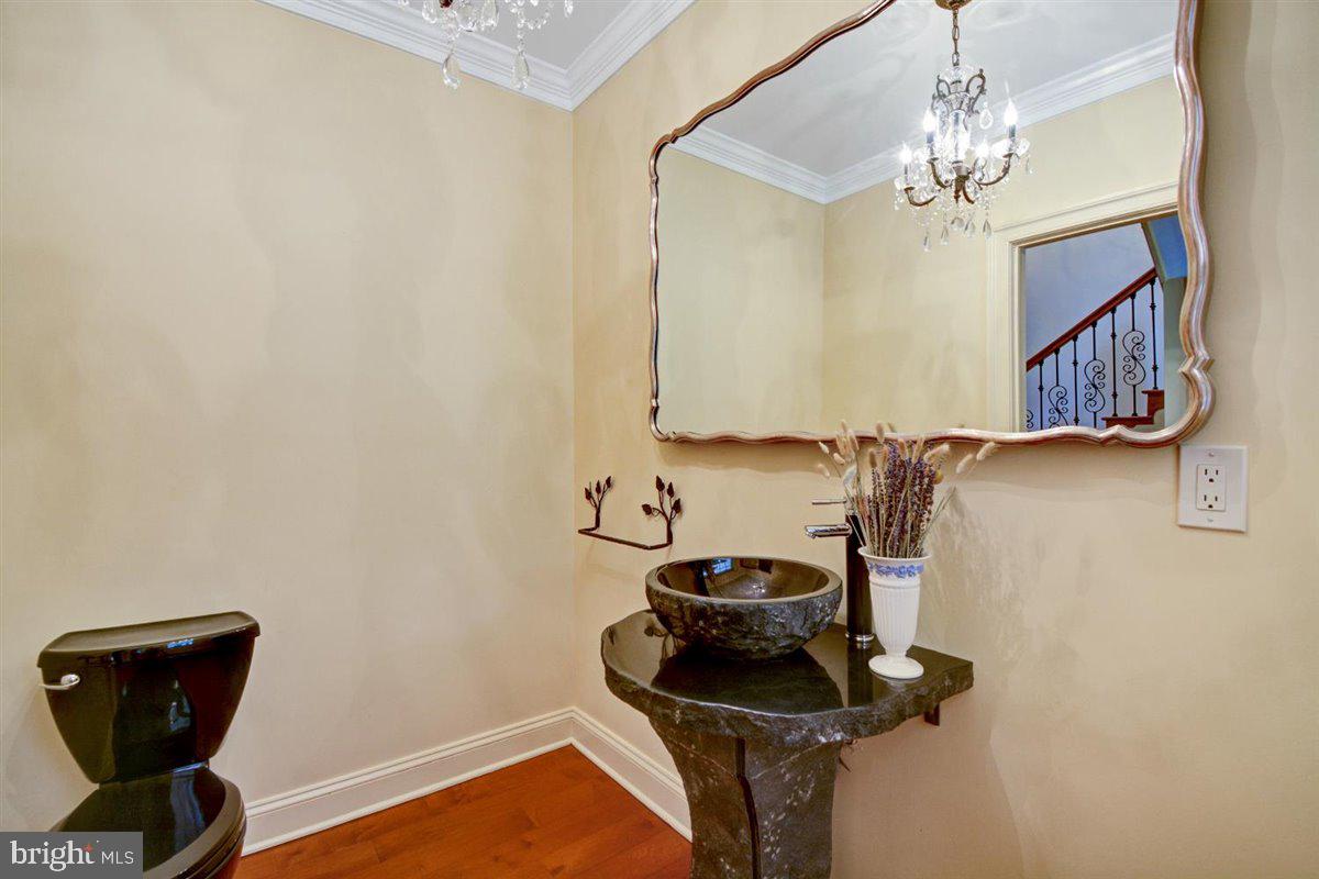 204 Primrose Street Chevy Chase, MD 20815 - Photo 7 of 38