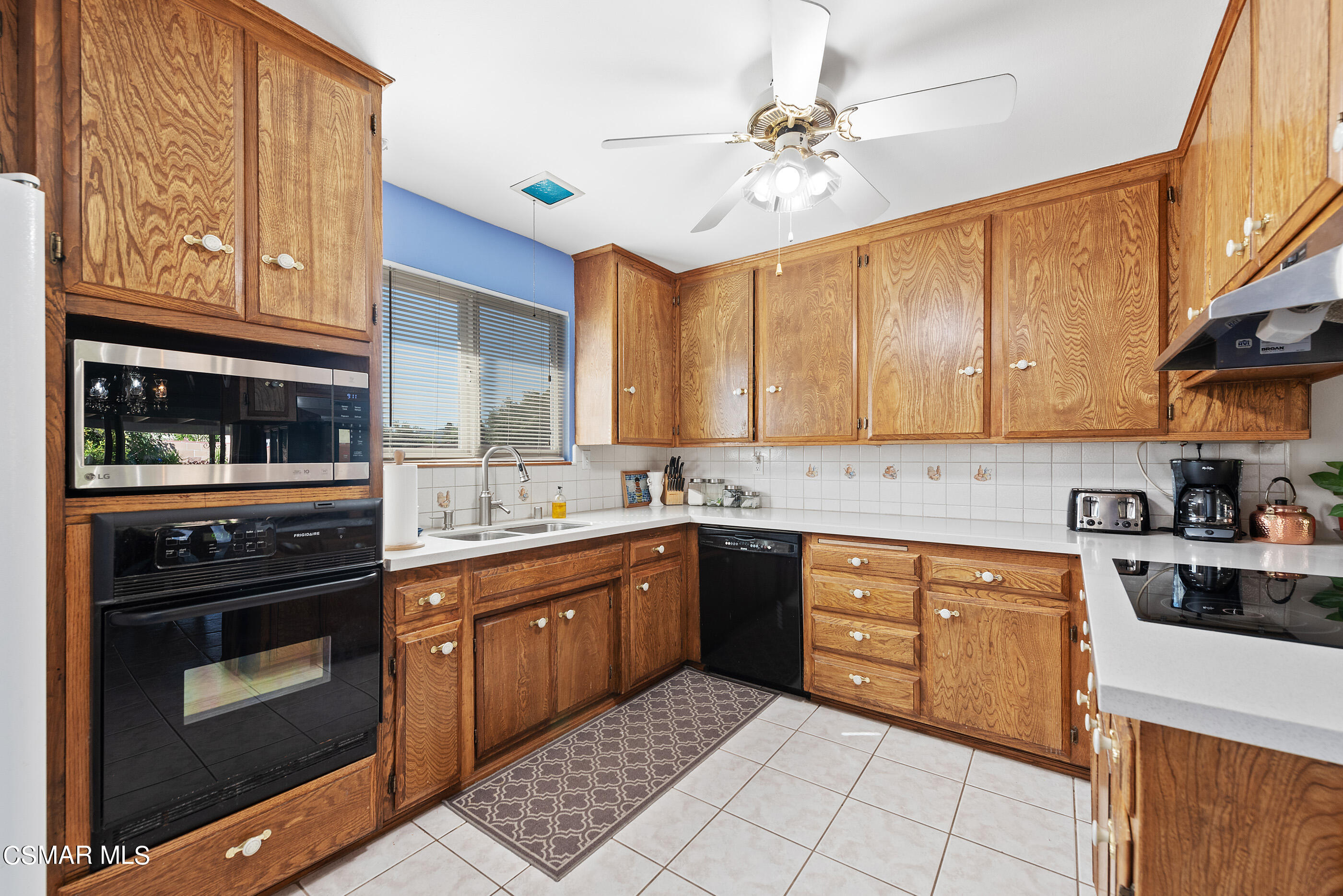 3291 Travis Avenue Simi Valley, CA 93063 - Photo 10 of 54 3291 Travis Ave Simi Valley 93063