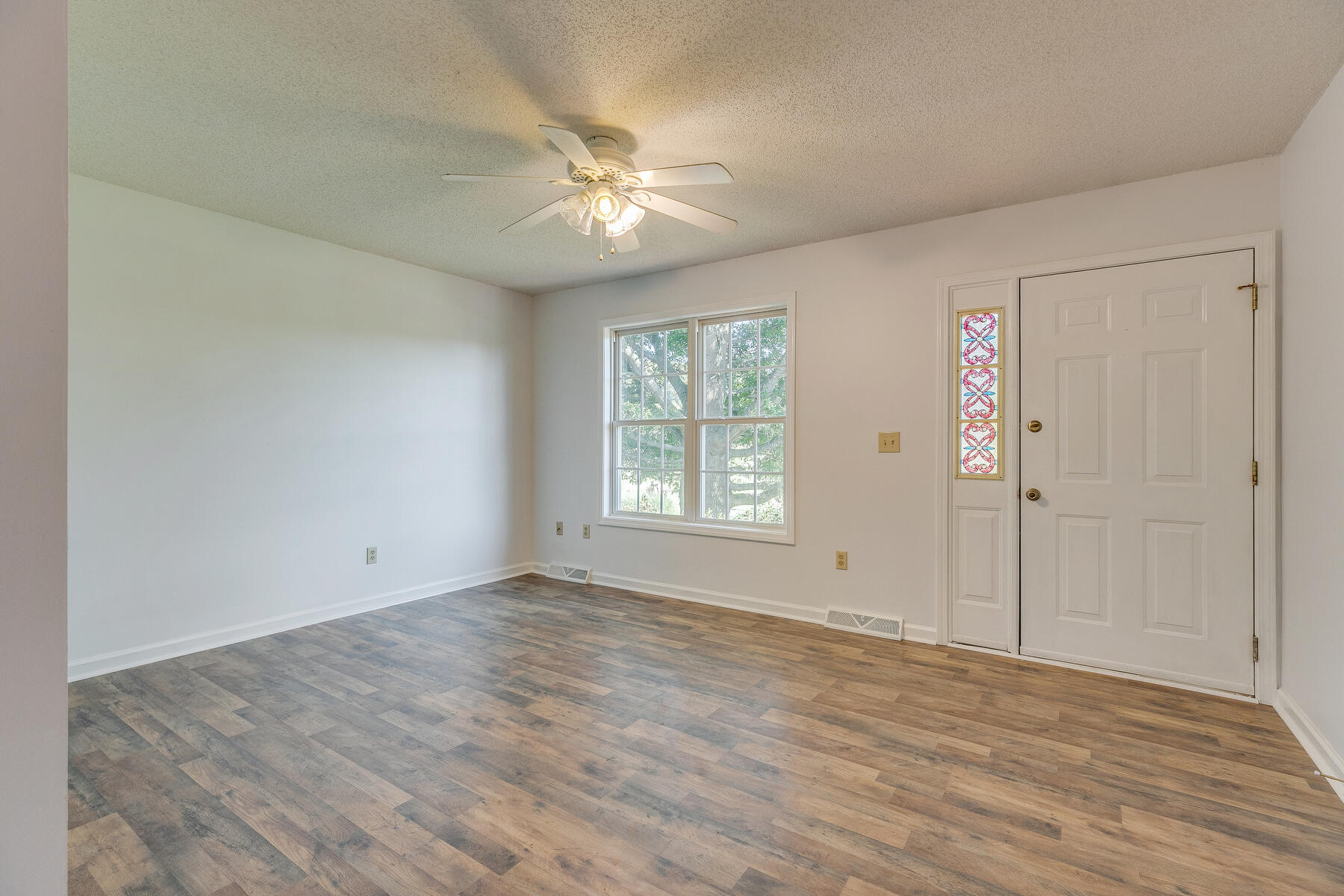 106 Laurel View Road Jonesborough, TN 37659 - Photo 4 of 35 006