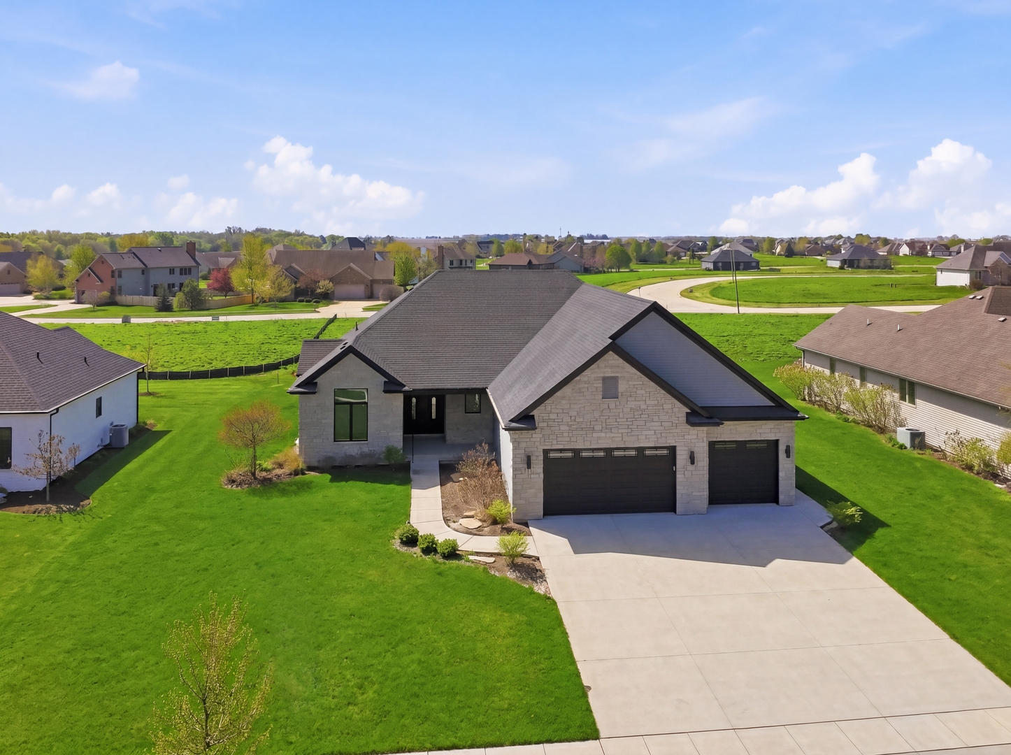 718 Independence Avenue Sycamore, IL 60178 - Photo 3 of 43